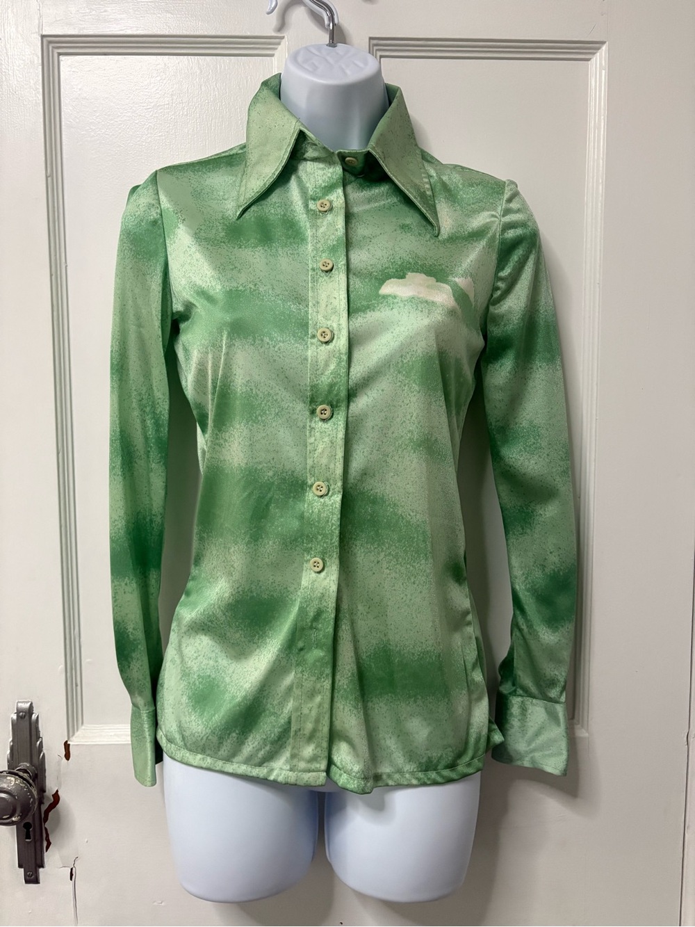 Vintage 70s Light Green Button-Front Shirt with Airplane